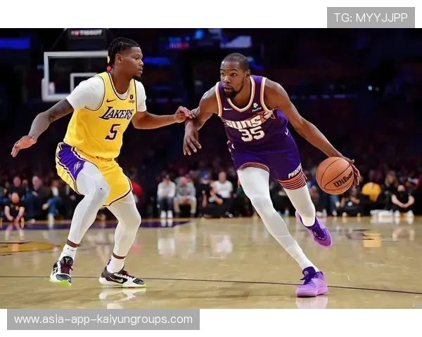 湖人禁区强打，篮板优势一口气拉开